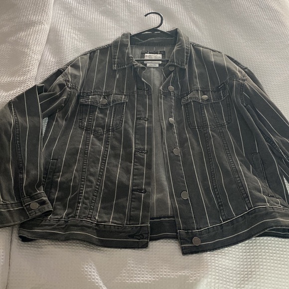 Rvca denim jacket - Picture 2 of 2